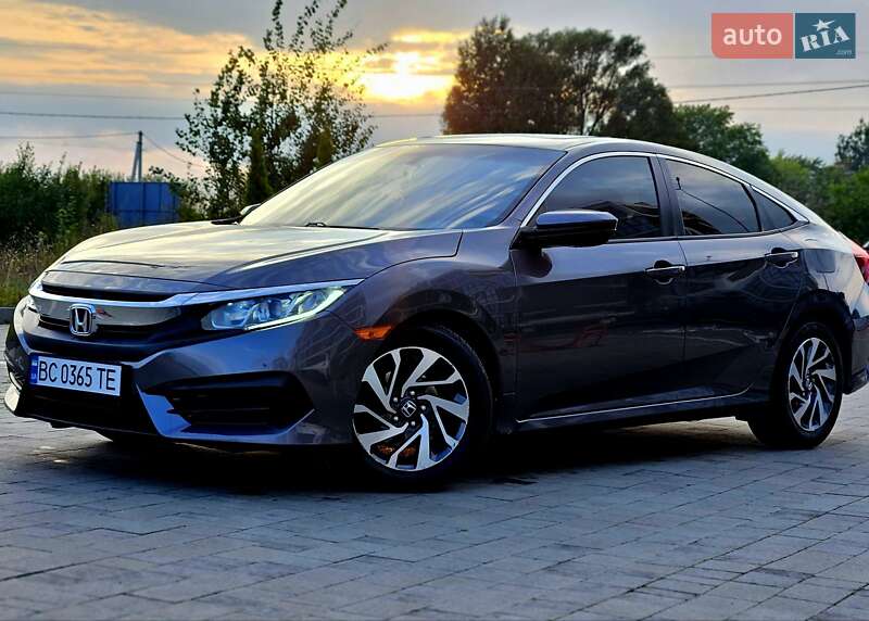Седан Honda Civic 2017 в Львове