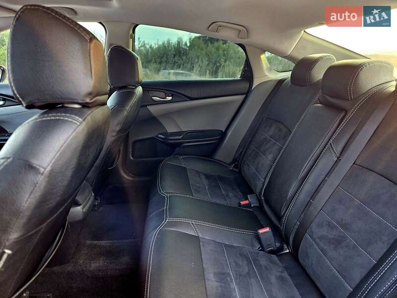 Седан Honda Civic 2017 в Львове