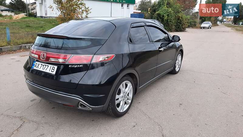 Хэтчбек Honda Civic 2010 в Харькове