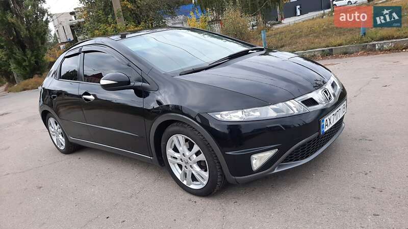 Хэтчбек Honda Civic 2010 в Харькове