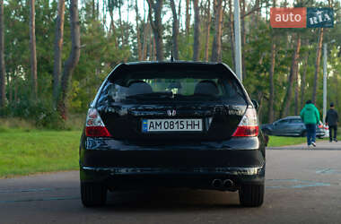 Хэтчбек Honda Civic 2004 в 