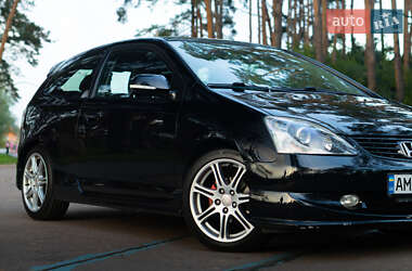 Хэтчбек Honda Civic 2004 в 