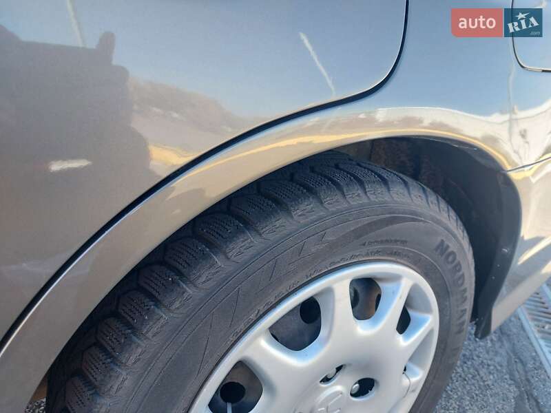Седан Honda Civic 2004 в Запорожье
