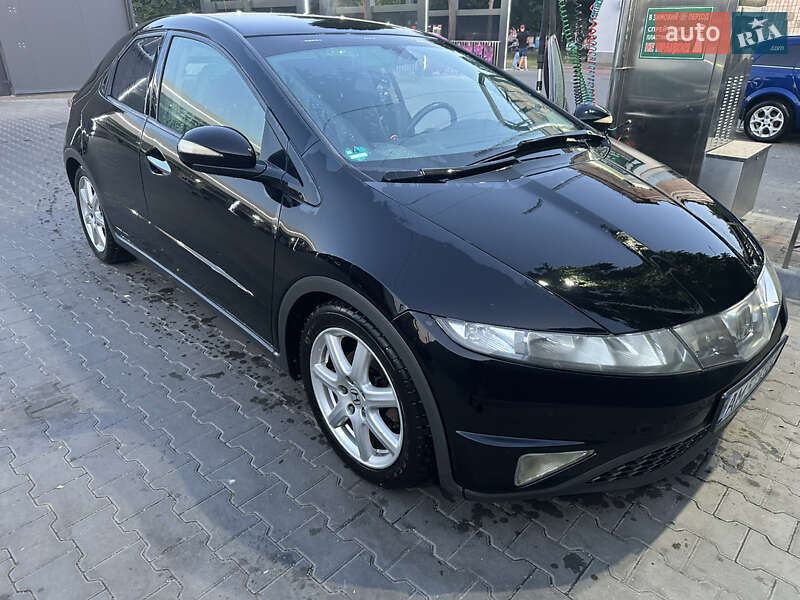 Хэтчбек Honda Civic 2008 в Житомире