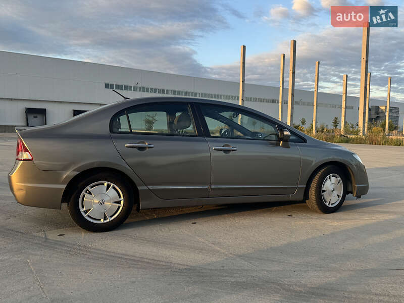 Седан Honda Civic 2006 в Коростене