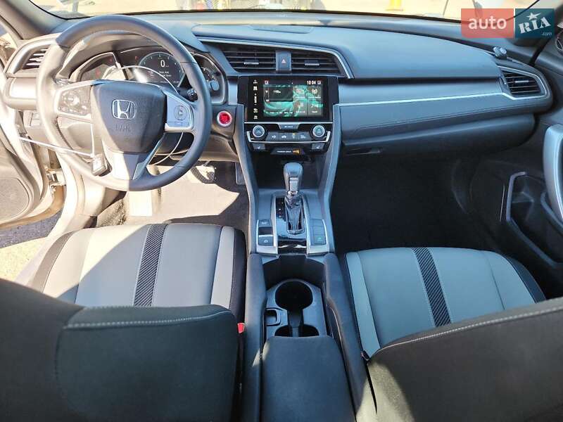 Седан Honda Civic 2018 в Львове