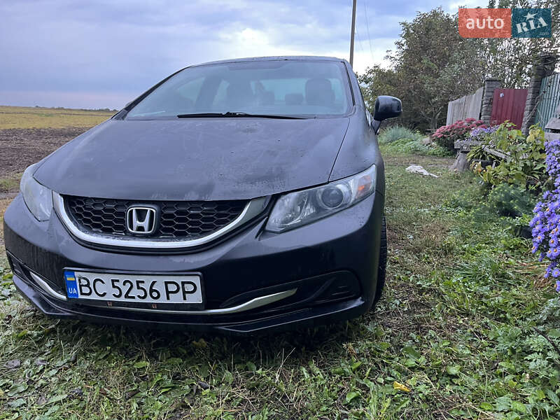 Седан Honda Civic 2013 в  фото Седан Honda Civic 2013 в