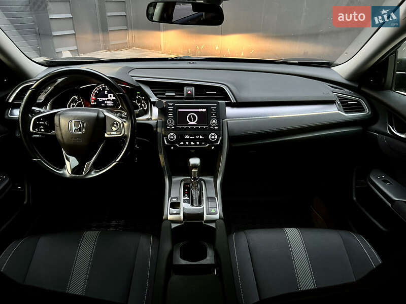 Седан Honda Civic 2018 в Киеве