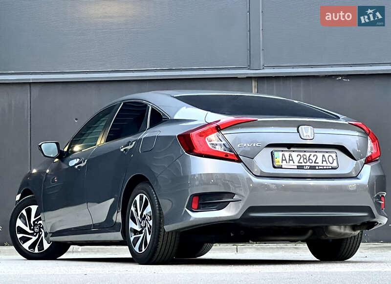 Седан Honda Civic 2018 в Киеве