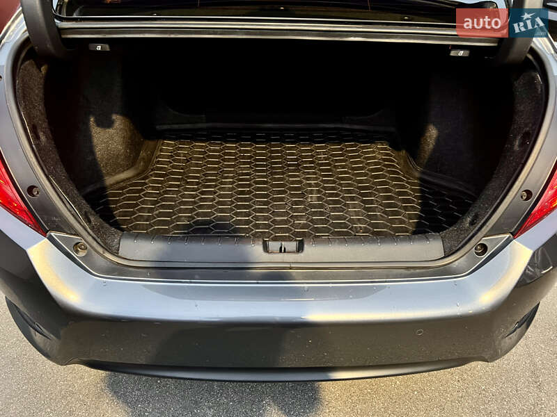 Седан Honda Civic 2018 в Киеве