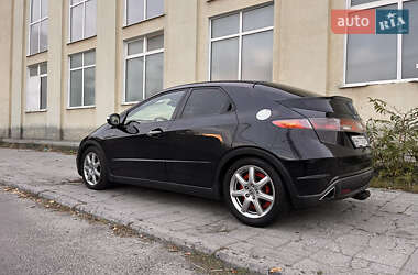 Хэтчбек Honda Civic 2007 в 