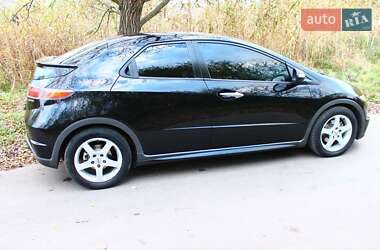 Хэтчбек Honda Civic 2006 в 