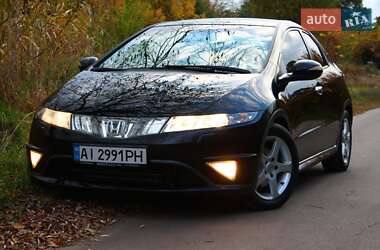 Хэтчбек Honda Civic 2006 в 
