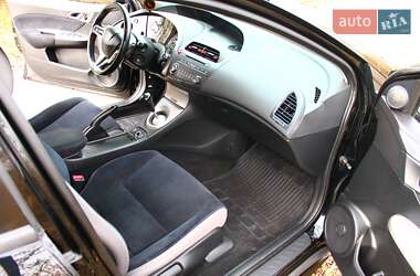 Хэтчбек Honda Civic 2006 в 
