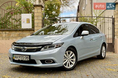 Седан Honda Civic 2012 в  фото 16 Седан Honda Civic 2012 в