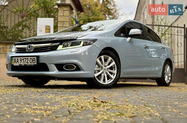 Седан Honda Civic 2012 в  фото 24 Седан Honda Civic 2012 в
