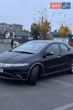 Хетчбек Honda Civic 2007 в  фото 2 Хетчбек Honda Civic 2007 в