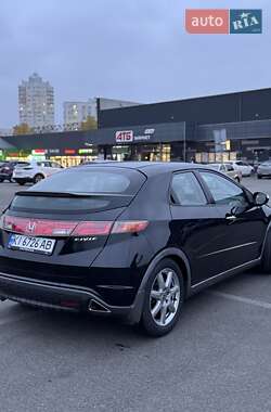 Хетчбек Honda Civic 2007 в  фото 6 Хетчбек Honda Civic 2007 в