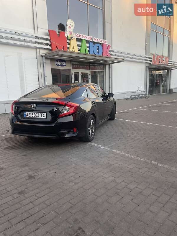 Седан Honda Civic 2017 в Павлограде