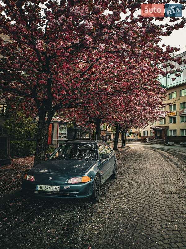 Седан Honda Civic 1995 в Львові