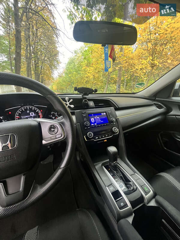 Седан Honda Civic 2018 в Киеве фото 12 Седан Honda Civic 2018 в Киеве