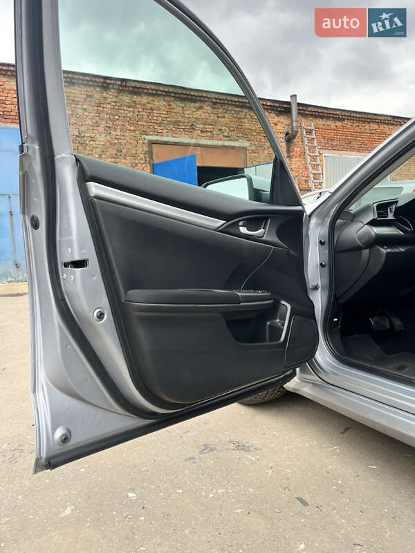 Седан Honda Civic 2018 в Киеве фото 15 Седан Honda Civic 2018 в Киеве