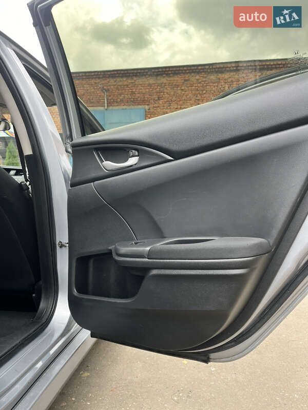 Седан Honda Civic 2018 в Киеве фото 18 Седан Honda Civic 2018 в Киеве