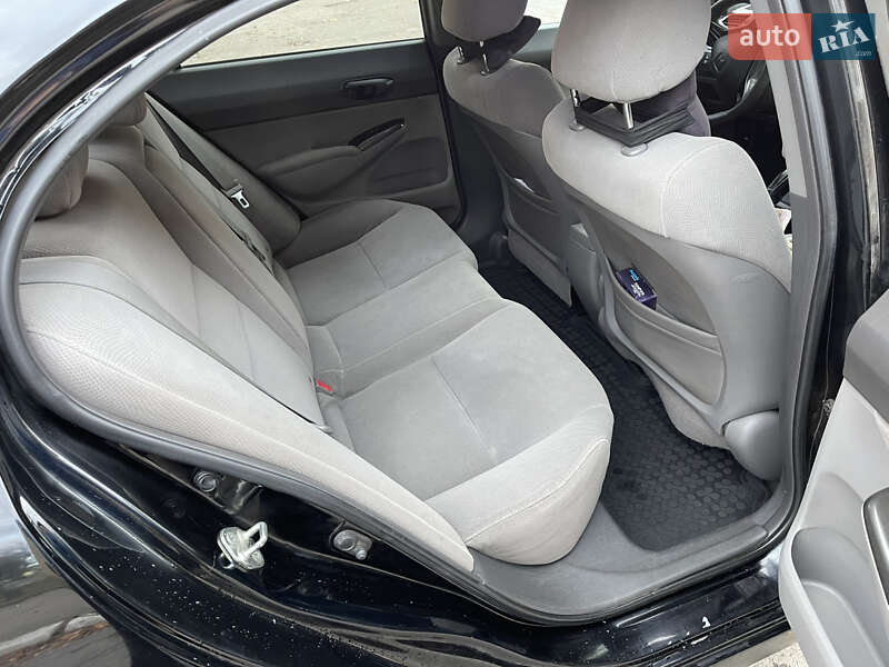 Седан Honda Civic 2006 в Чутовому