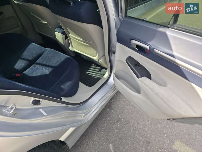 Седан Honda Civic 2006 в Измаиле фото 15 Седан Honda Civic 2006 в Измаиле