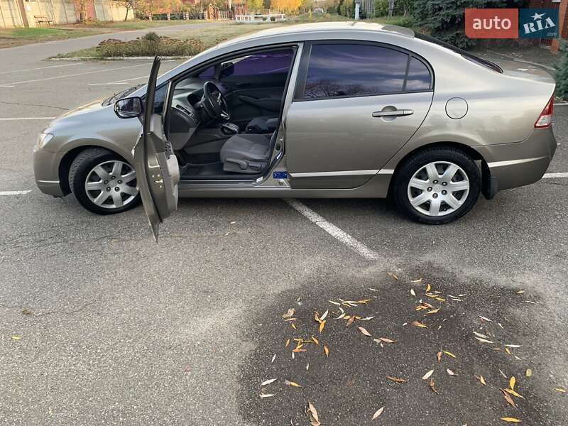 Седан Honda Civic 2007 в Киеве