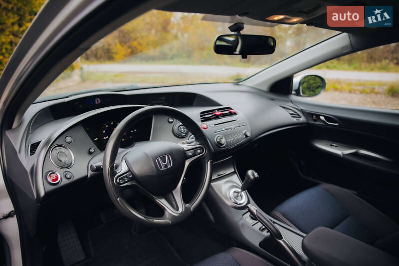 Хэтчбек Honda Civic 2010 в Бучаче