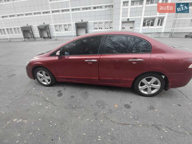 Седан Honda Civic 2008 в Днепре