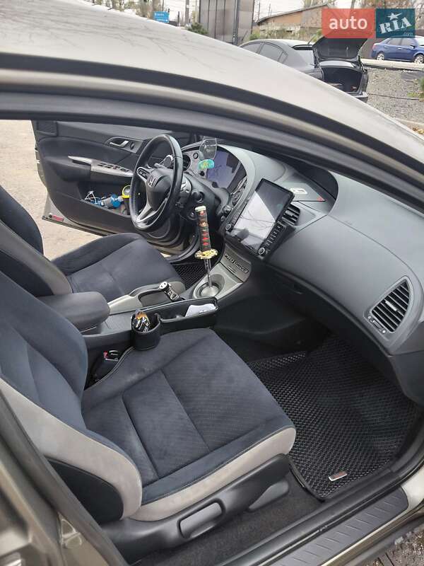 Хетчбек Honda Civic 2006 в Кривому Розі фото 12 Хетчбек Honda Civic 2006 в Кривому Розі