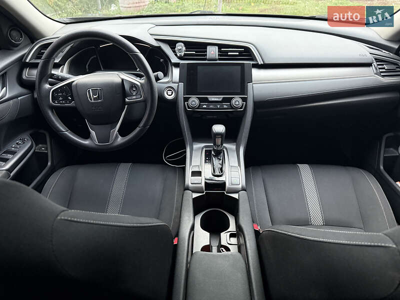 Седан Honda Civic 2016 в Киеве