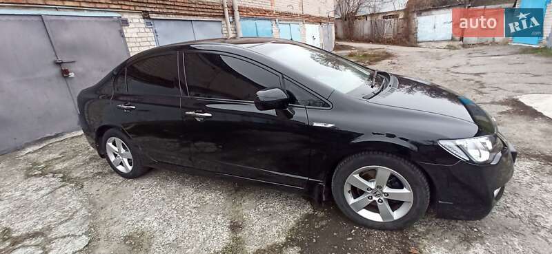 Седан Honda Civic 2007 в Дніпрі