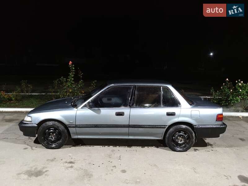 Седан Honda Civic 1990 в Магдалиновке