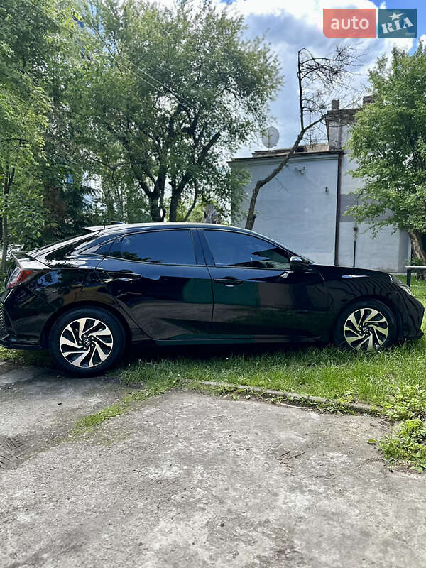 Хэтчбек Honda Civic 2018 в Львове