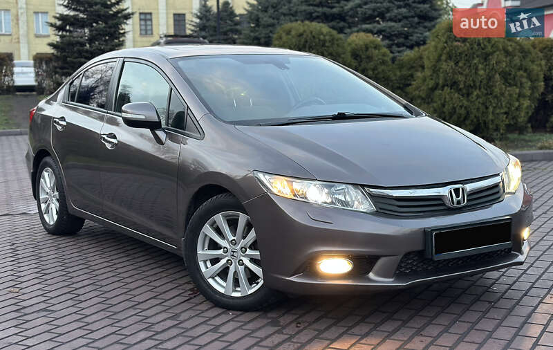 Седан Honda Civic 2012 в Днепре