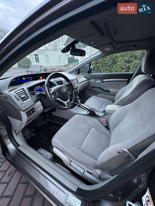 Седан Honda Civic 2012 в Днепре