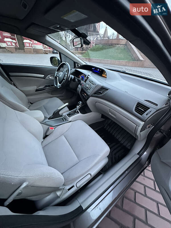 Седан Honda Civic 2012 в Днепре