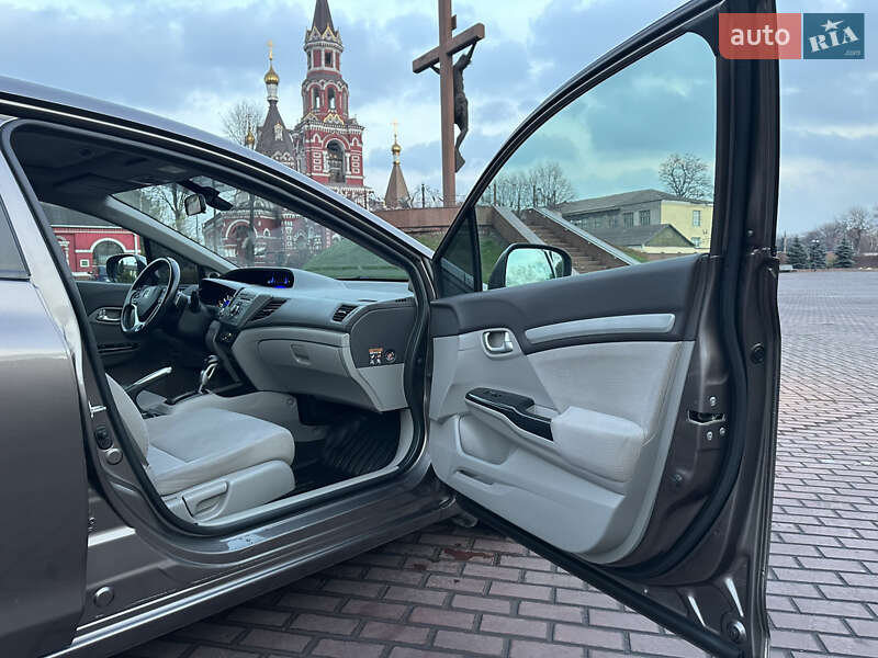 Седан Honda Civic 2012 в Днепре