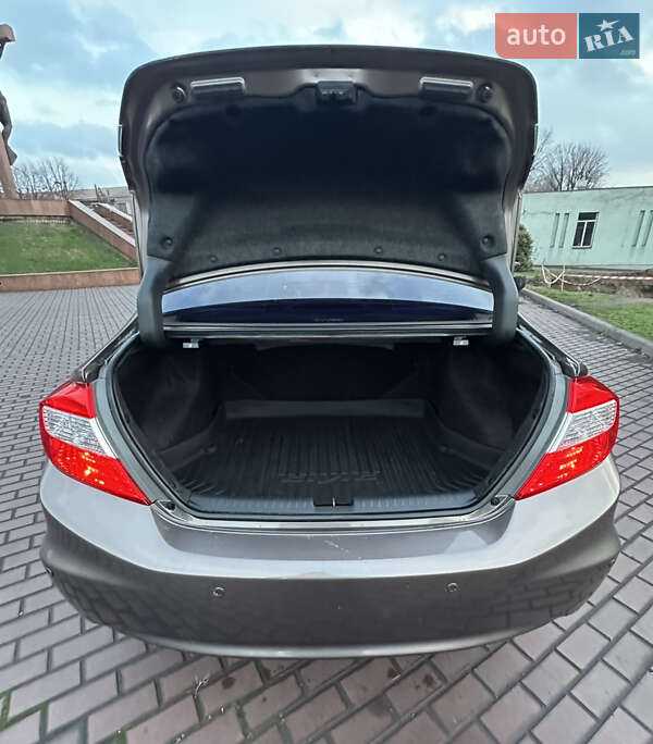 Седан Honda Civic 2012 в Днепре