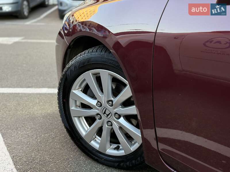 Седан Honda Civic 2013 в Киеве фото 5 Седан Honda Civic 2013 в Киеве