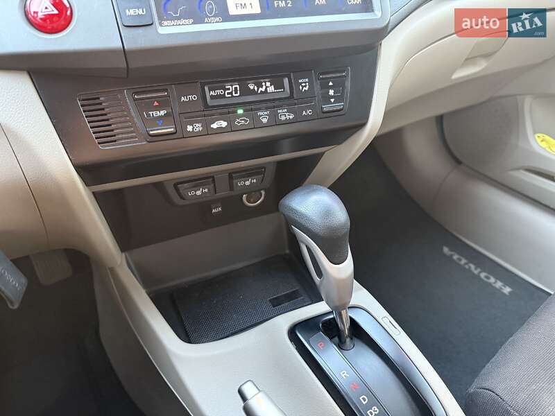 Седан Honda Civic 2013 в Киеве фото 20 Седан Honda Civic 2013 в Киеве