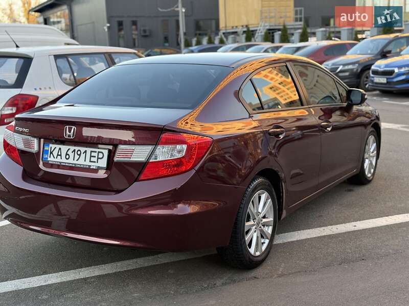 Седан Honda Civic 2013 в Киеве фото 21 Седан Honda Civic 2013 в Киеве