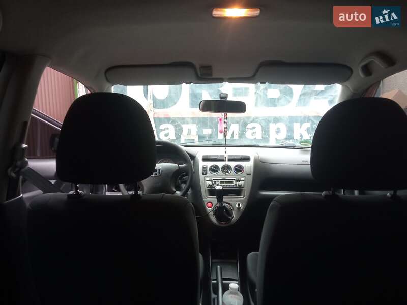 Хэтчбек Honda Civic 2004 в Ровно