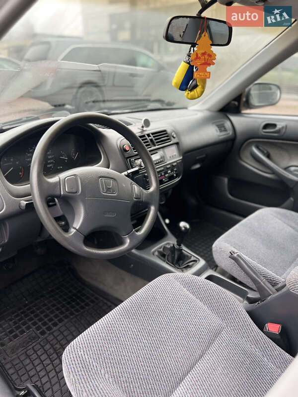 Седан Honda Civic 1997 в Житомире