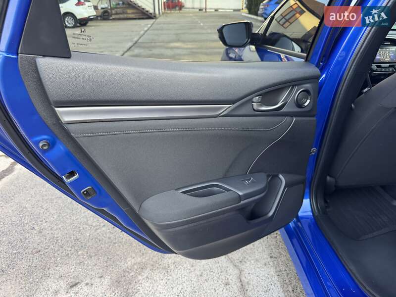 Хэтчбек Honda Civic 2018 в Харькове