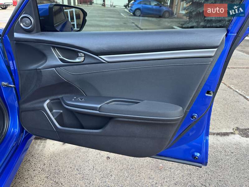 Хэтчбек Honda Civic 2018 в Харькове