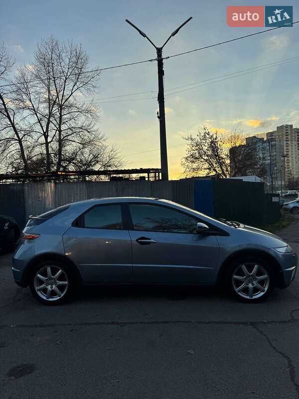 Хэтчбек Honda Civic 2007 в Киеве